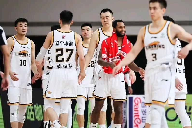 亚洲顶尖球队大胜最新对手，占据领先地位